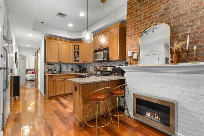 Building Photo - 447 Pavonia Ave