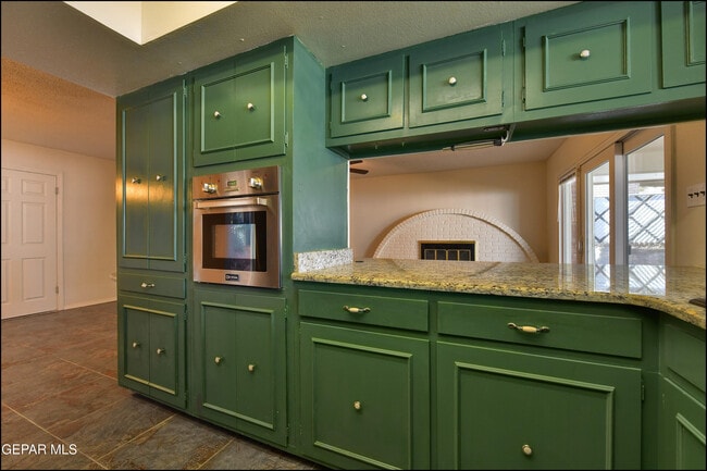 Building Photo - 3433 Clearview Ln