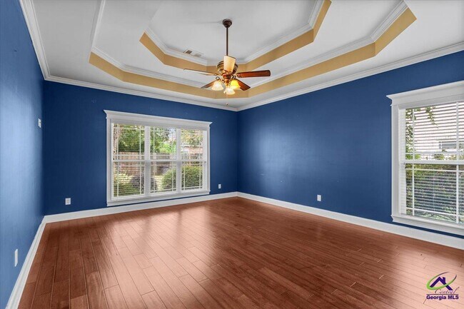 Building Photo - 300 Cheshire Dr