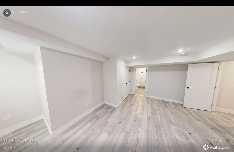 Building Photo - 79 Linden St