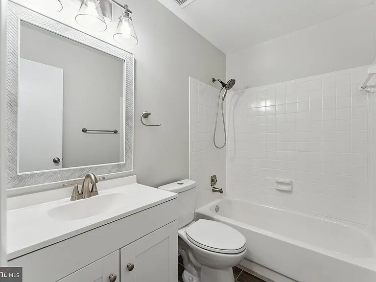 16CommonBath - 2213 Christy Pl
