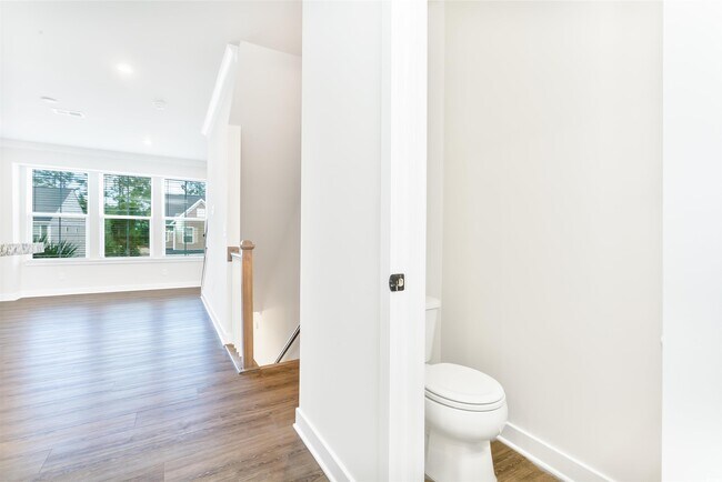 Building Photo - 303 Golan Cir