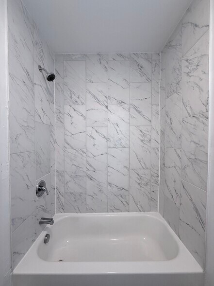 Building Photo - 954 S Ohio Ave