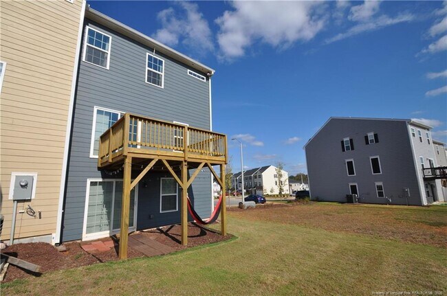 Building Photo - 200 Misty Pike Dr