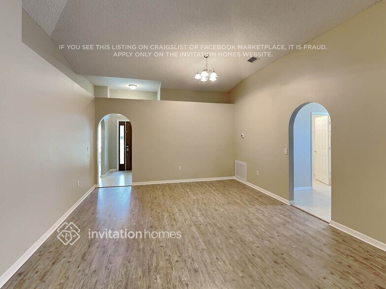 Building Photo - 2220 Brookshire Cir