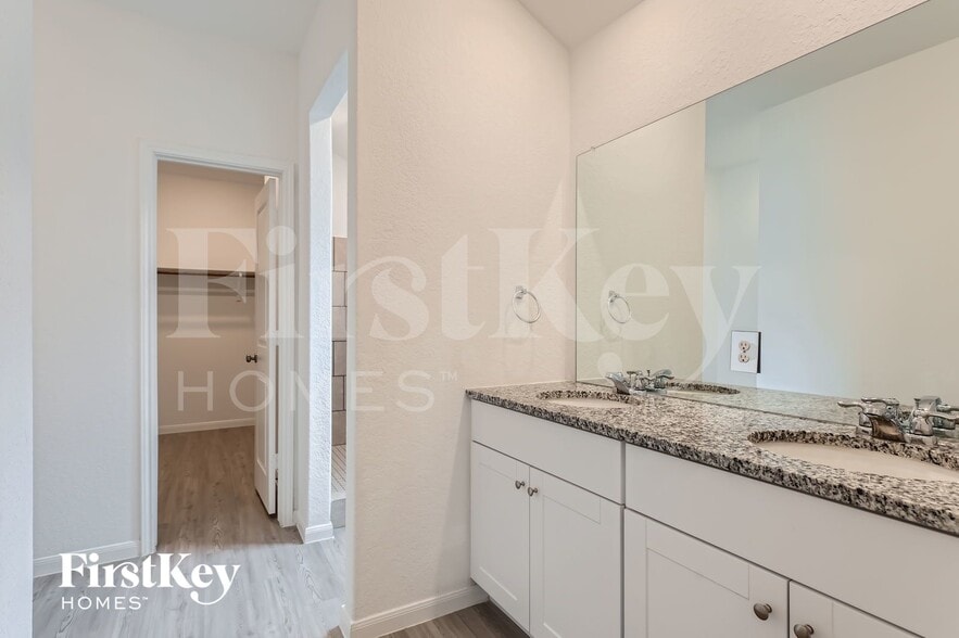 Building Photo - 1212 Treehouse Ln