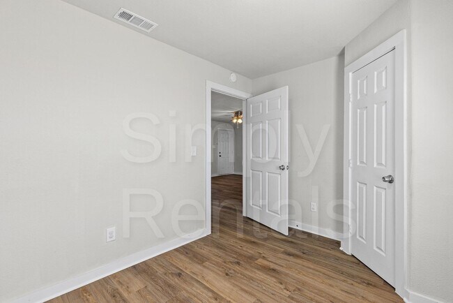 Building Photo - 401 Mcilrath Rd