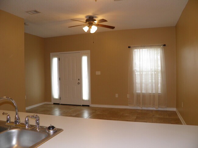 Building Photo - 1843 Whispering Oaks Ln