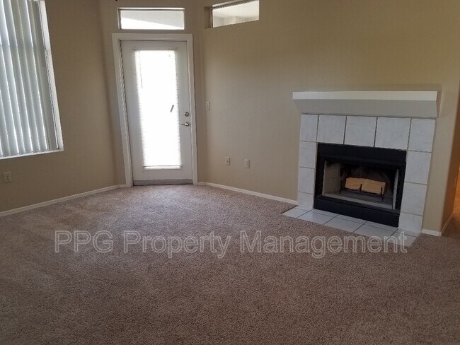 Building Photo - 11375 E Sahuaro Dr