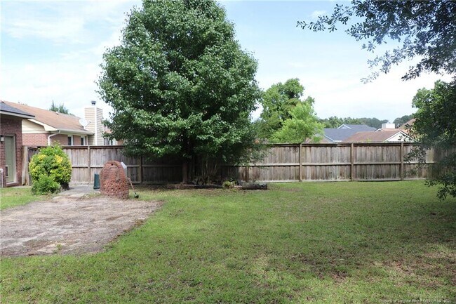 Building Photo - 5681 Pepperbush Dr