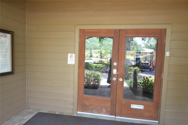 Building Photo - 605 Lennox Rd W