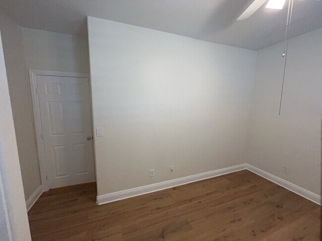 Building Photo - 6043 Eganridge Ct