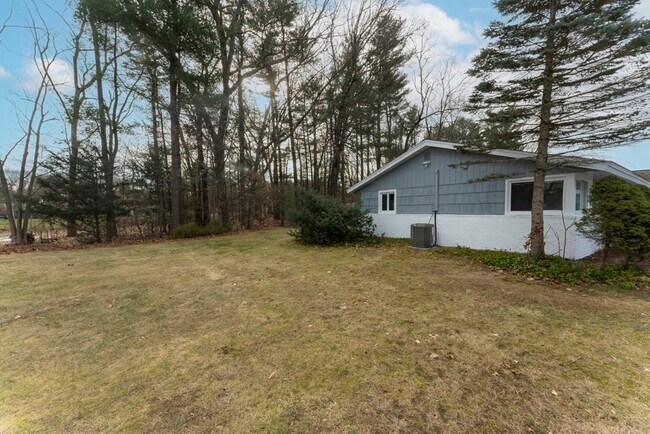 Building Photo - 57 Sloane Dr