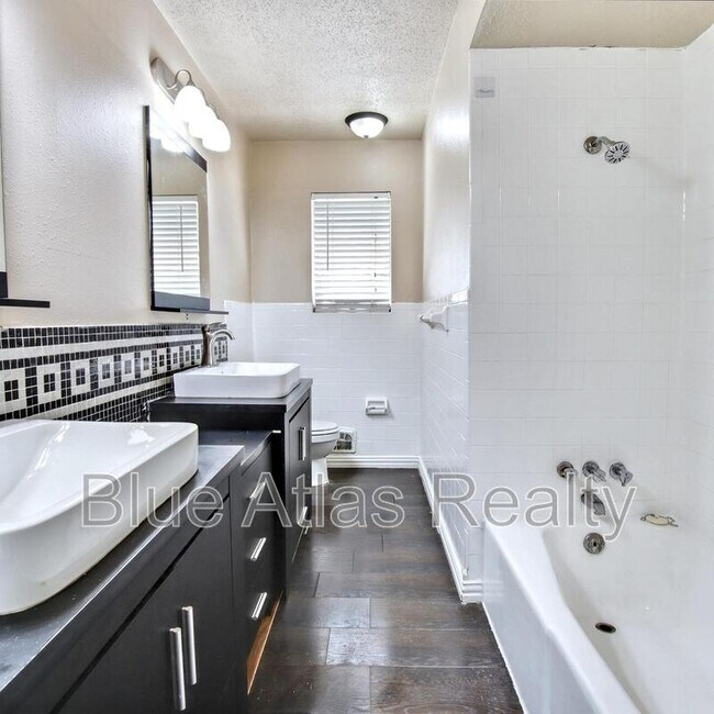 Building Photo - 9914 Brockbank Dr