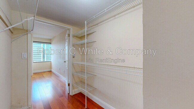 Building Photo - 127 Greyrock Pl