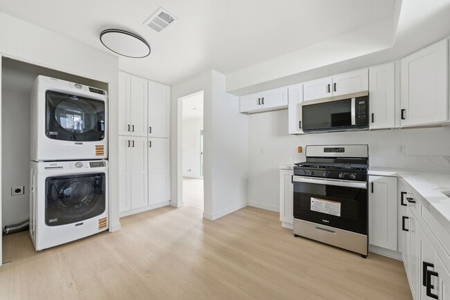 Building Photo - 1172 N Shattuck St