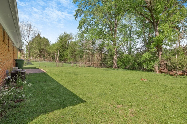 Building Photo - 2622 Thornhill Rd NW