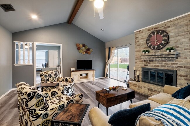 Building Photo - 2607 Lone Summit St