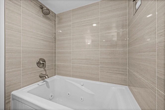 Building Photo - 700 7th St SW