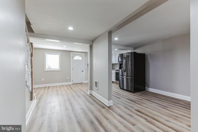 Building Photo - 614 Minor St