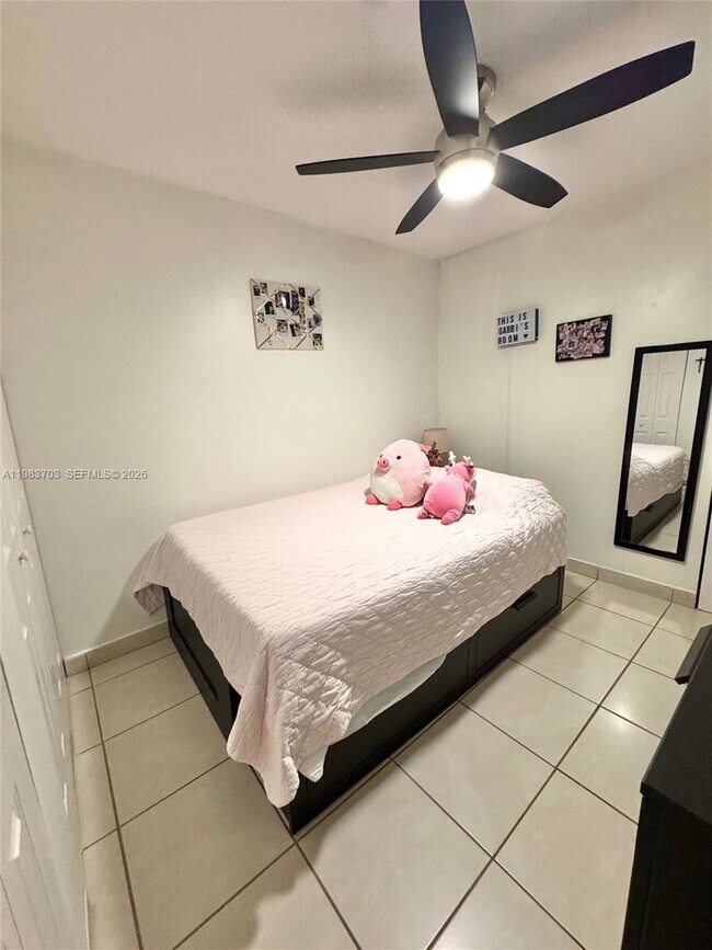 Building Photo - 3551 SW 9th Terrace