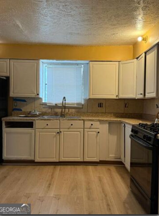 Building Photo - Furnished 3-Bedroom Condo in Prime Decatur Location!