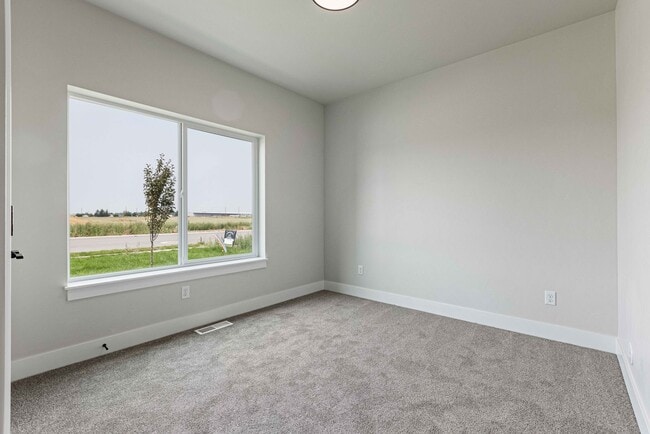 Building Photo - AWESOME 3 Bed 2 Bath Twin home in Sugar city