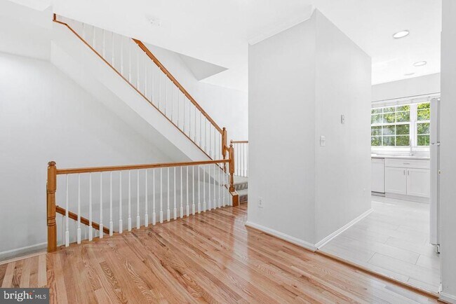 Building Photo - 6490 Tayack Pl