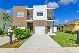 Building Photo - 460 NW 27th Ave