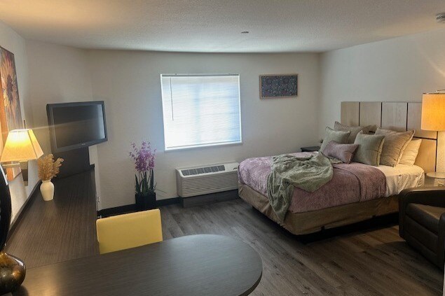 Primary Photo - Westchase Apartments