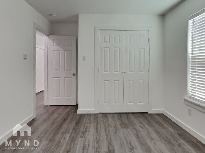 Building Photo - 7629 Sundown Dr