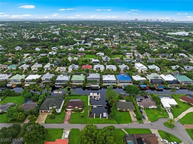 Building Photo - 27153 Barefoot Ln