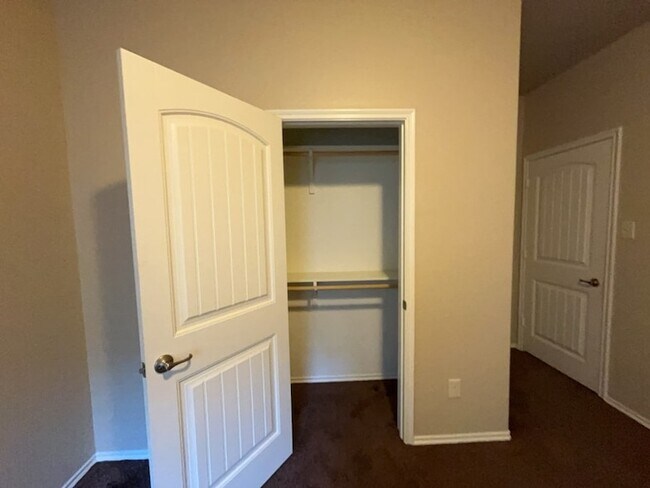 Building Photo - 257 Allerton Ln
