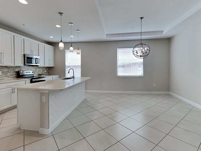 Building Photo - 895 Brutus Terrace