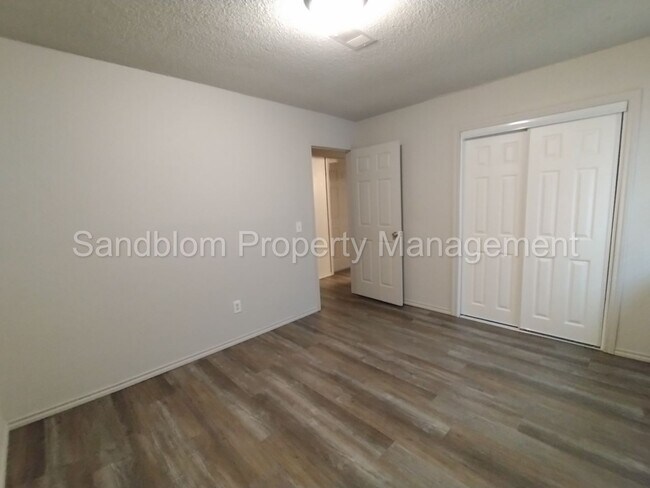 Building Photo - For Lease | Wagoner | $1,100 Rent