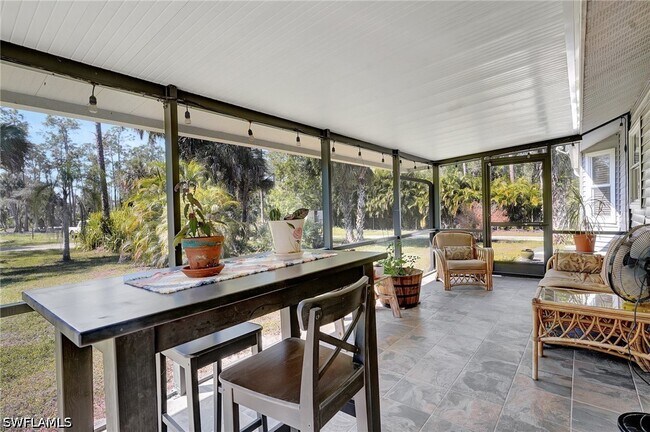 Building Photo - 3520 2nd Ave NE