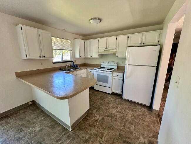 Kitchen - 13409 E 8th Ave