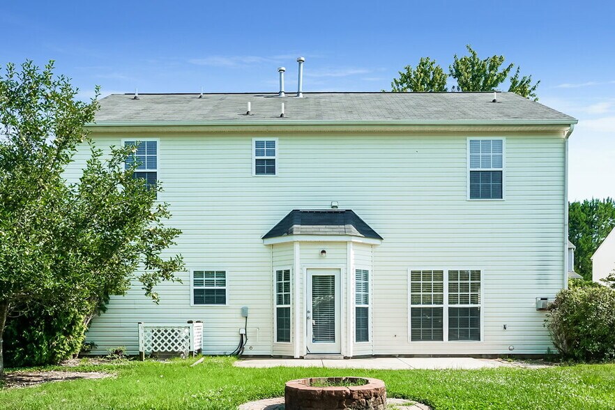 Building Photo - 813 Stackhurst Way