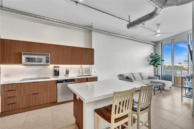 Building Photo - 3029 NE 188th St