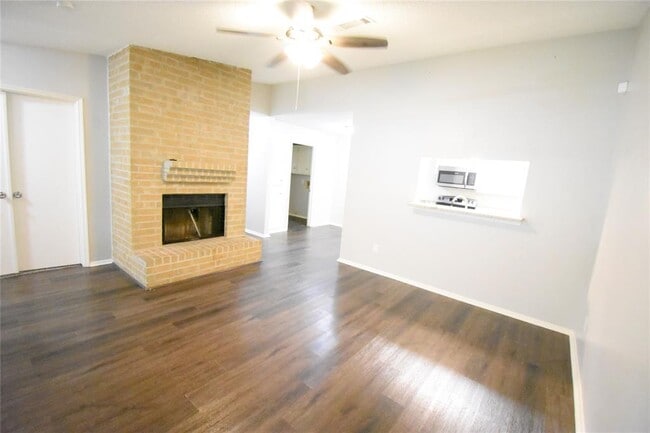 Building Photo - 4603 Meadowood Dr