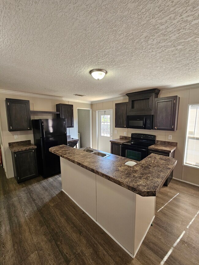 Building Photo - 2812 Edward Ave