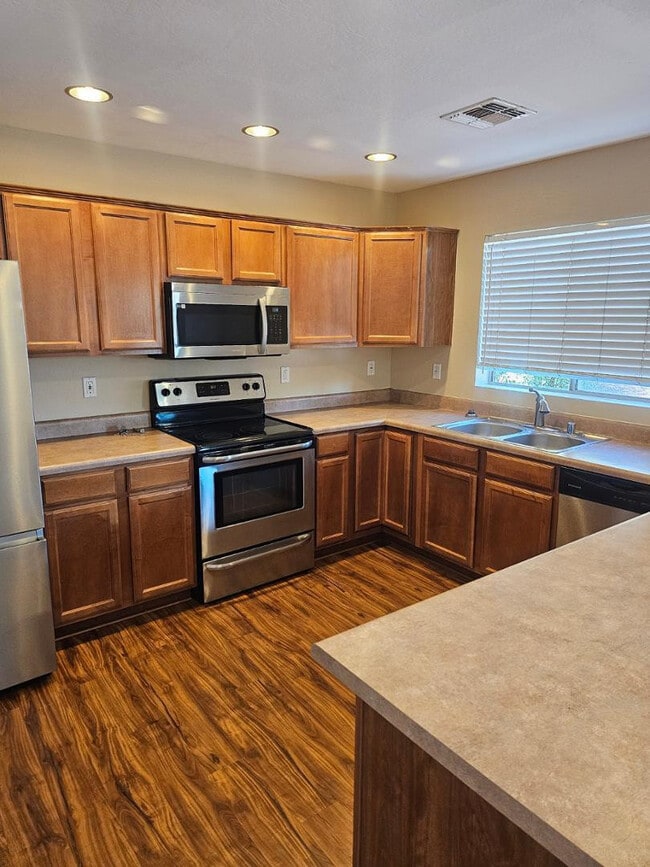 Building Photo - 586 W Cobblestone Ct