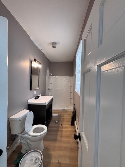 Primary Photo - 438 Villa St