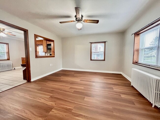 Building Photo - Spacious 3-Bedroom 1.5 Bath Home For Rent ...
