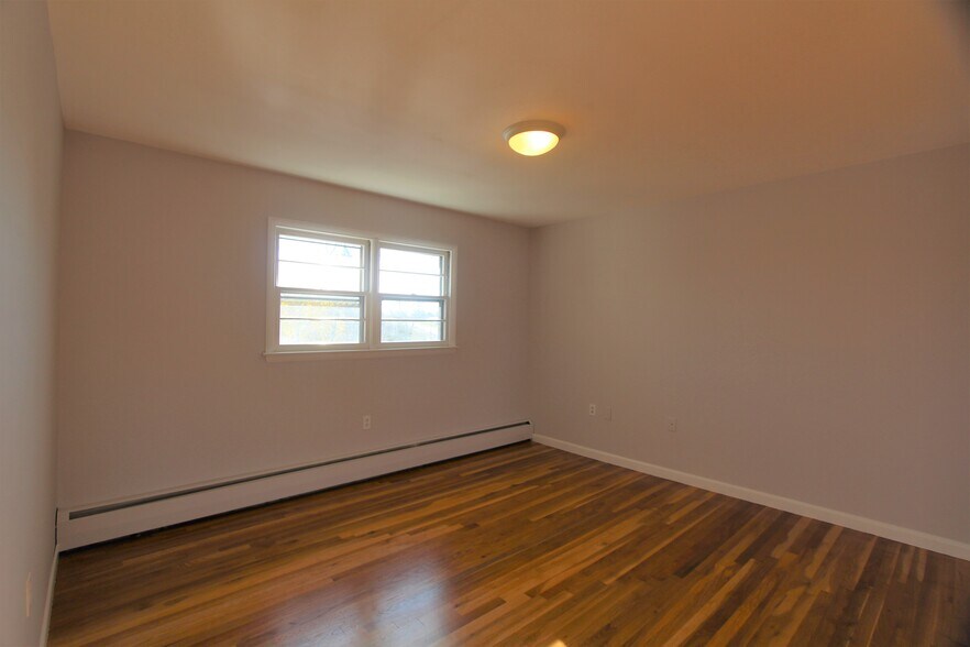 Building Photo - 123 Highland Ave