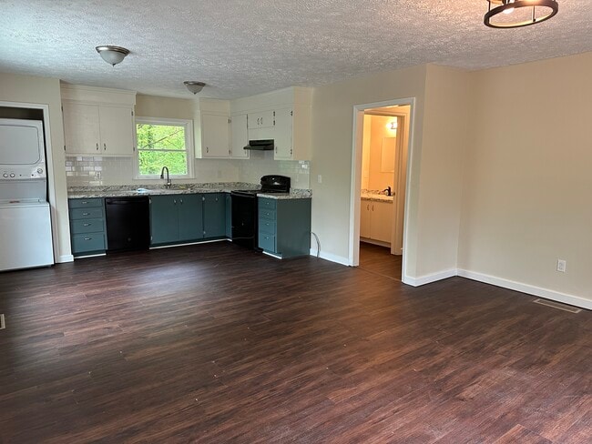 Building Photo - 184 Walker Ln