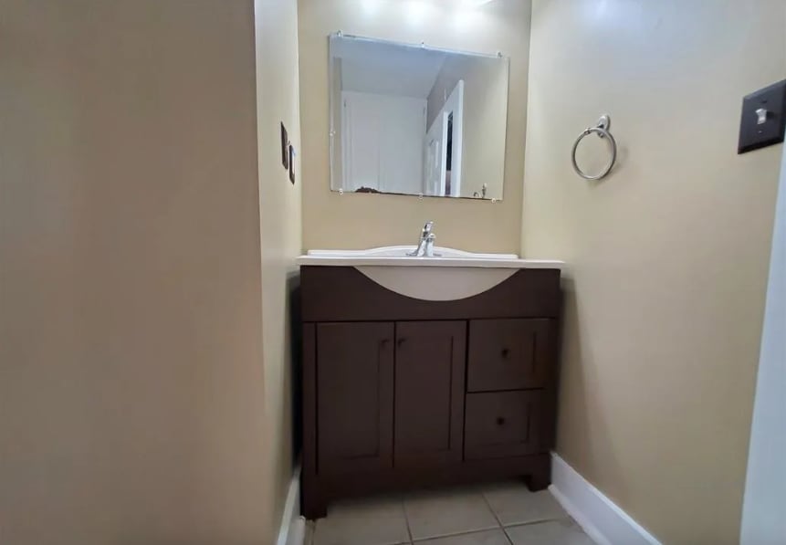 Bath View 1 - 1902 16th Pl