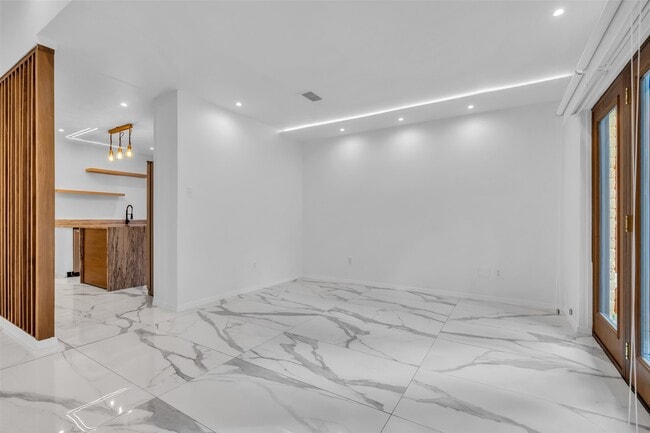 Building Photo - 41 Hickory Oak Dr