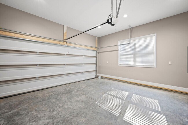 Building Photo - Beautiful 4BR Home with Finished Basement