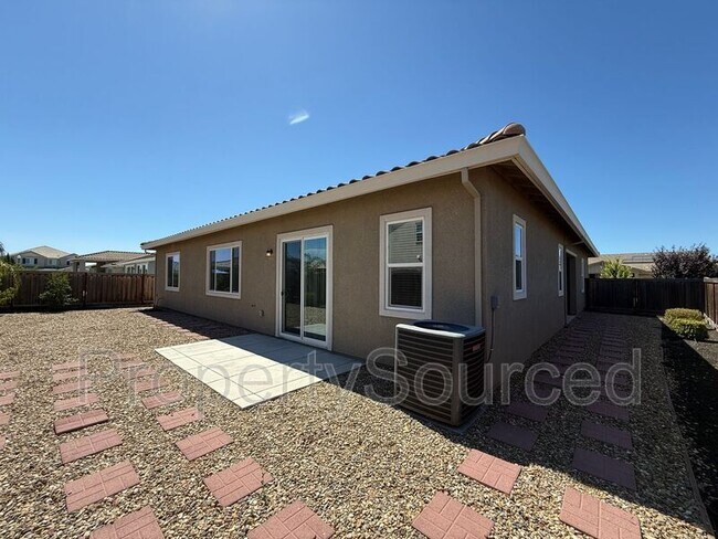 Building Photo - 614 Madrone St